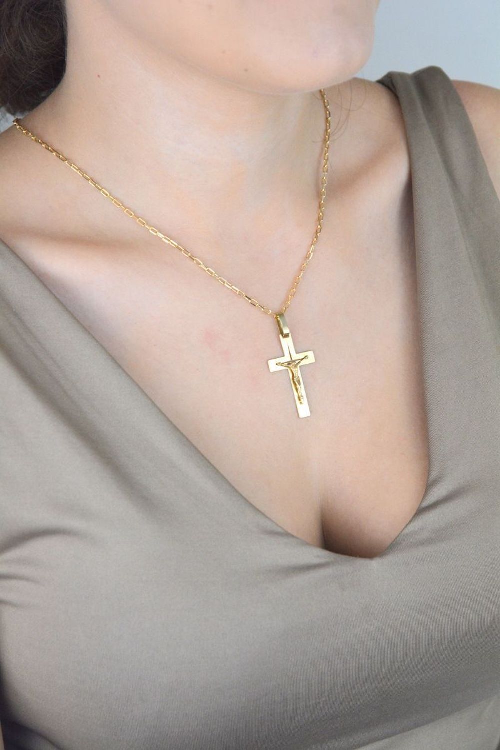 Złoty krzyżyk z Jezusem – zawieszka 585  2,28 g  Prezent na Komunię lub Chrzest.jpg